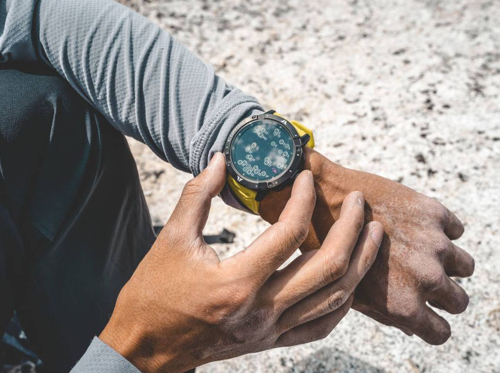 Coros-Vertix-2-GPS-Adventure-Watch-with-rock-chalk-1200x800